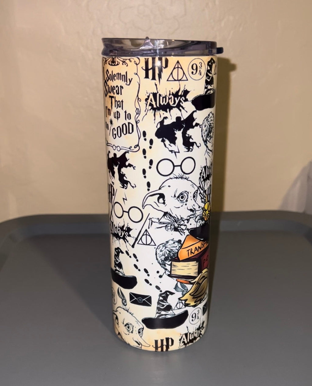 Wizard World Magic 20 ounce Tumbler w/metal straw